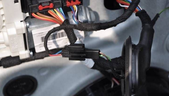 純干貨！汽車電線束中膠帶的應(yīng)用與分析！